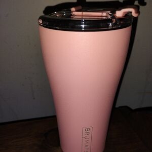 Brumate bevlock 22 ounce tumbler Guava